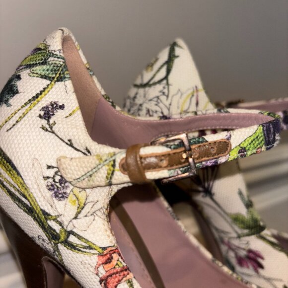 Used Gucci Flora Print Canvas Pump - Picture 5 of 8
